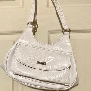 Shoulder Bag. Snake Skin. White